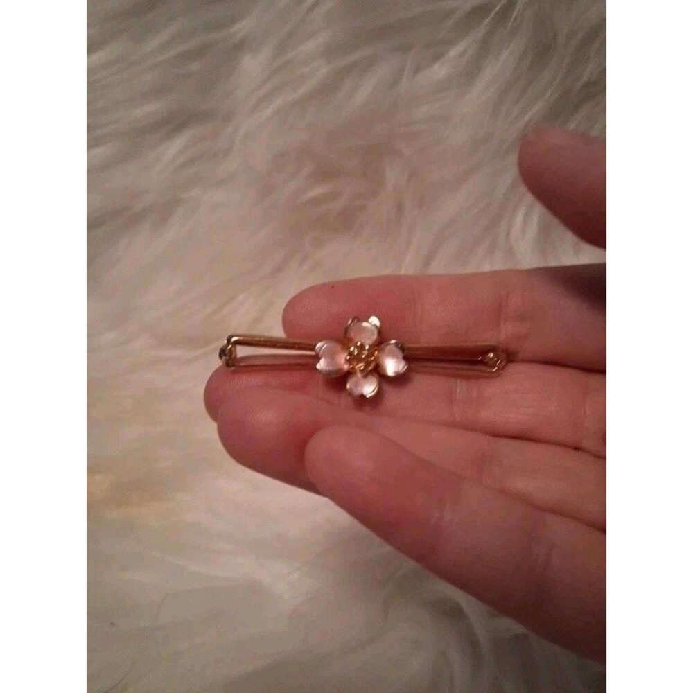 Vintage Gold Toned Bar Pin With Pink Flower